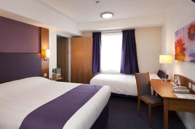 Premier Inn เบิร์นลีย์ ภายนอก รูปภาพ